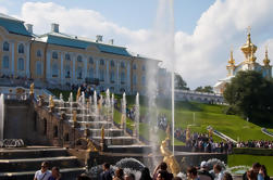 5-timers Semi-Private Peterhof Grand Palace og Park VIP Opptak Tour fra St. Petersburg