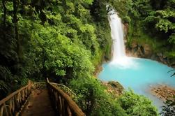 Blue River en Tenorio Volcano National Park Hike