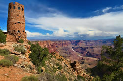 Tour del Gran Cañón con Sedona y Navajo Reservación Tour de un día