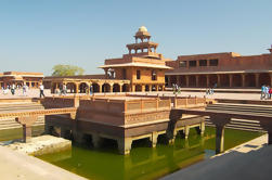 Día Independiente Tour de Taj Mahal, Fatehpur Sikri y Fort Agra de Delhi con coche privado