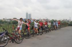 Excursión en bici de día completo de artesanías de Red River desde Hanoi