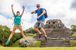 Ruina maya de Xunantunich y tubería de la cueva De San Ignacio