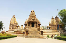 Private Tour: 2-Day tempels van Khajuraho met ASI Museum en Licht en Geluid Show