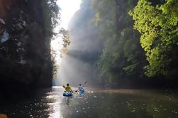 Petit groupe Kayak au coucher du soleil à Ao Thalane avec dîner barbecue