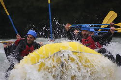 Campamento durante la noche y viaje en Rafting en Squamish